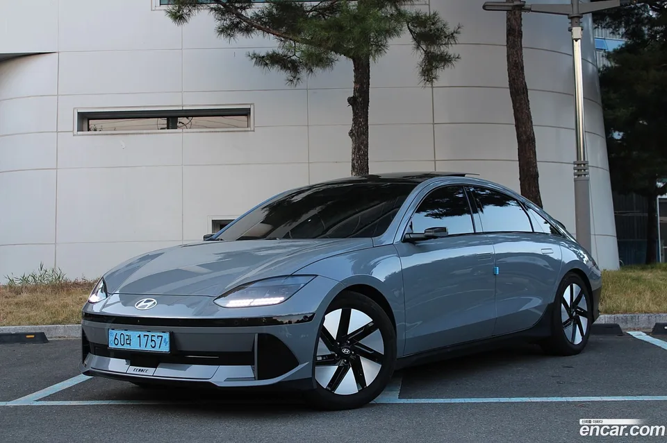 Hyundai Ioniq 6 2023 — photo 1, buy with delivery to Moscow