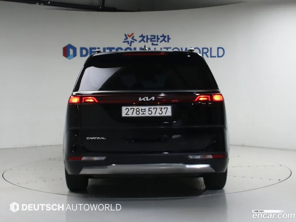 Kia Carnival 9 2023 — thumbnail 4