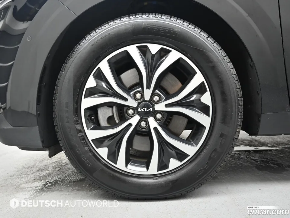 Kia Carnival 9 2023 — thumbnail 5