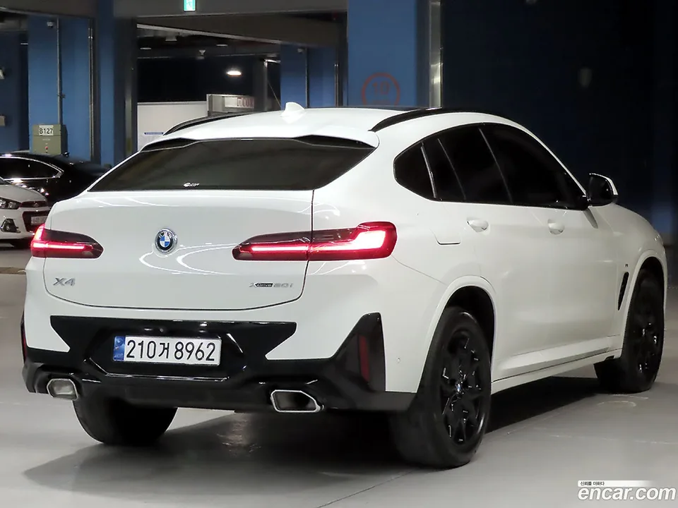 BMW X4 xDrive20i M 2023 — thumbnail 4