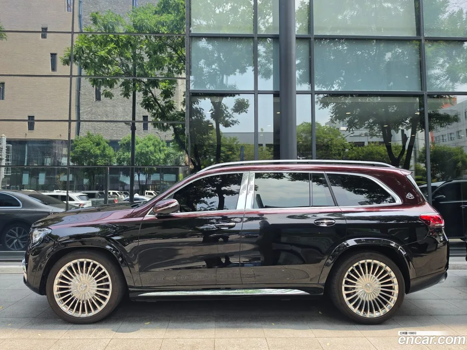Mercedes-Benz GLS-Class GLS600 4MATIC 2023 — thumbnail 3
