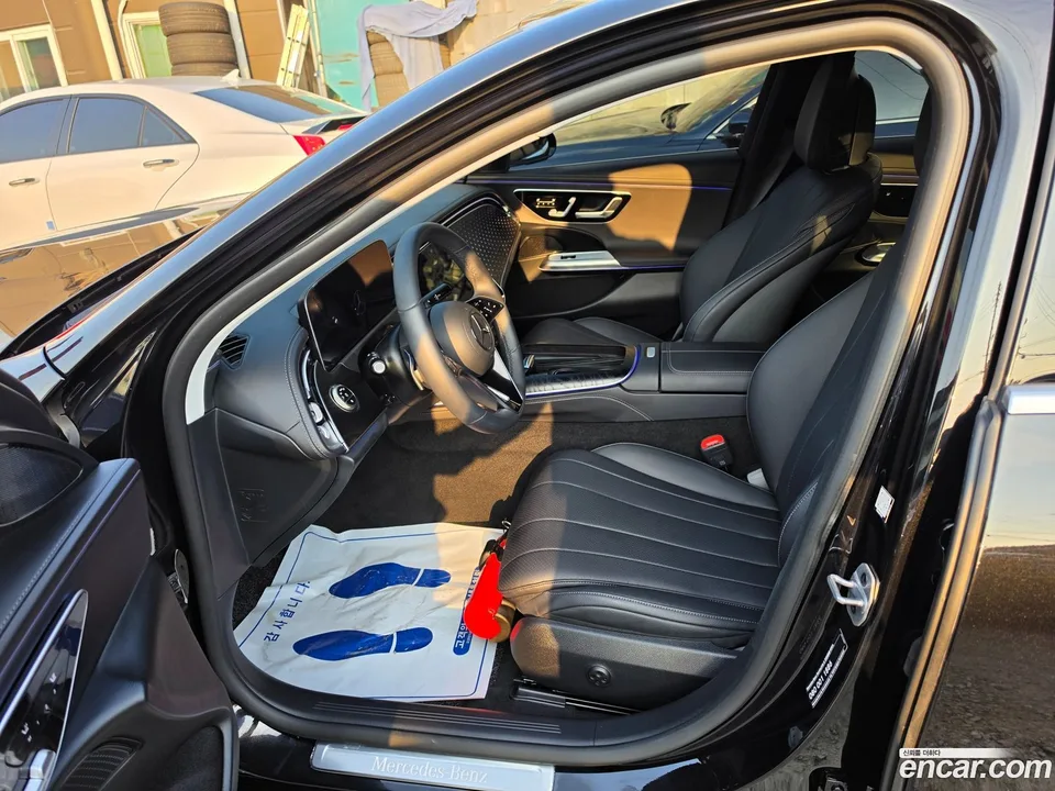 Mercedes-Benz E-Class E220d 4MATIC 2025 — thumbnail 4