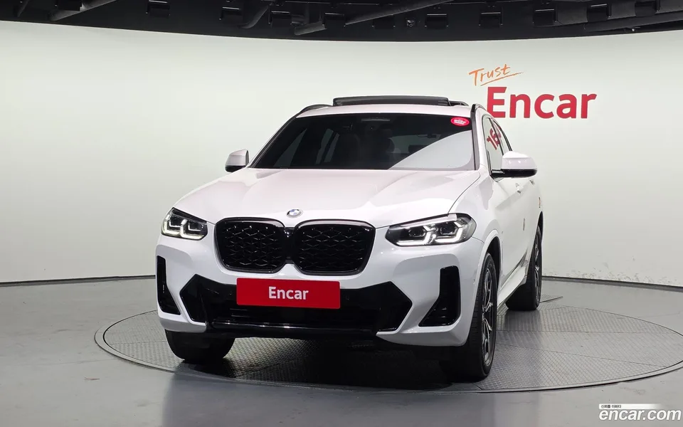 BMW X4 xDrive20i M 2023 — thumbnail 3