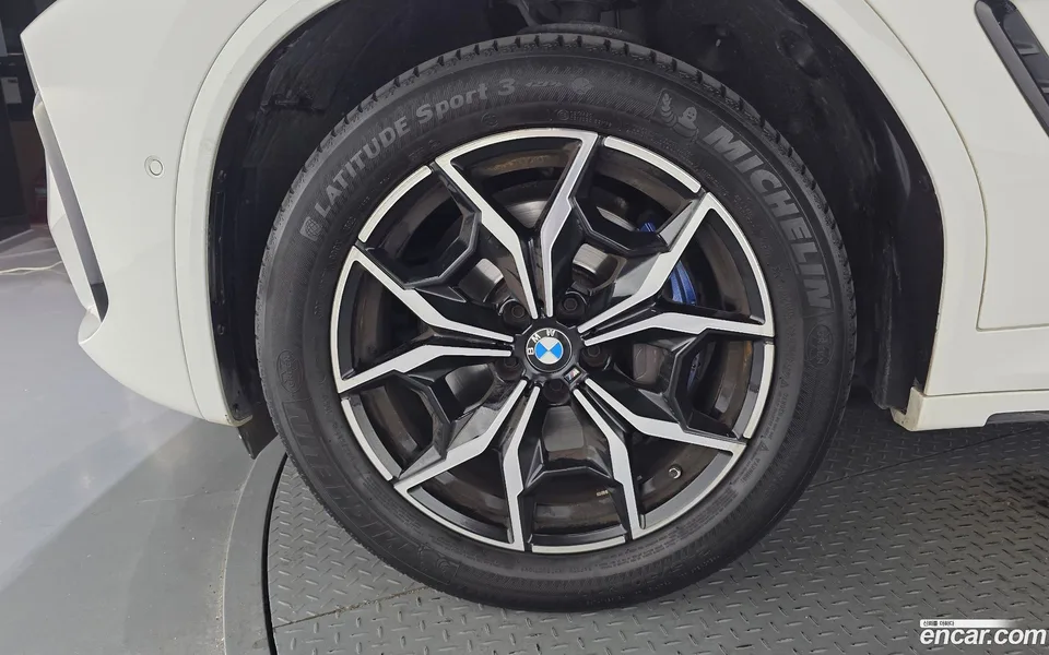 BMW X4 xDrive20i M 2023 — thumbnail 5