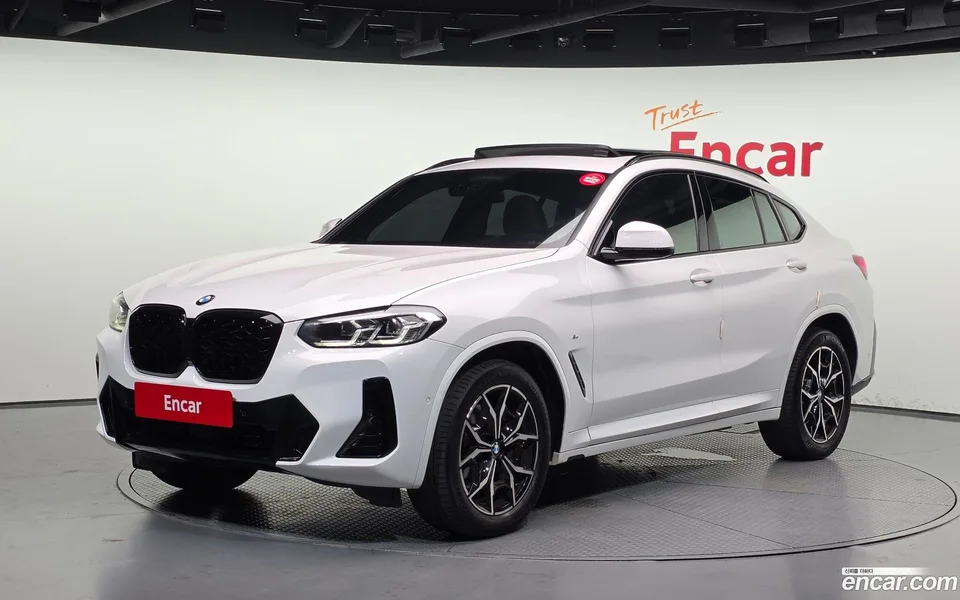 BMW X4 xDrive20i M 2023 — photo 1, buy with delivery to Moscow