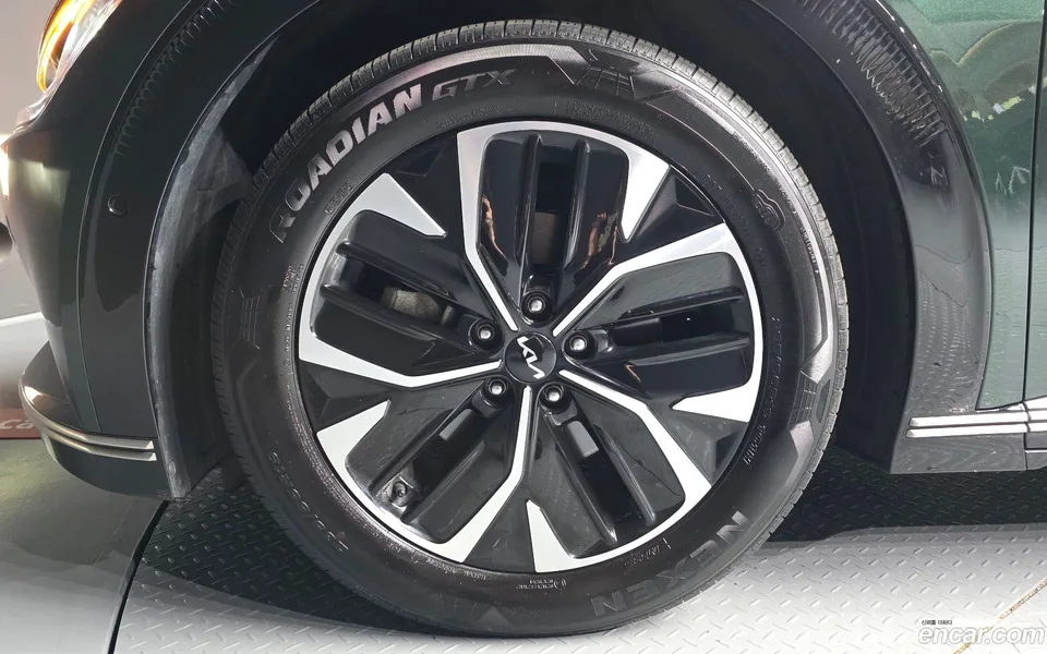 Kia EV6 4WD 2022 — thumbnail 2