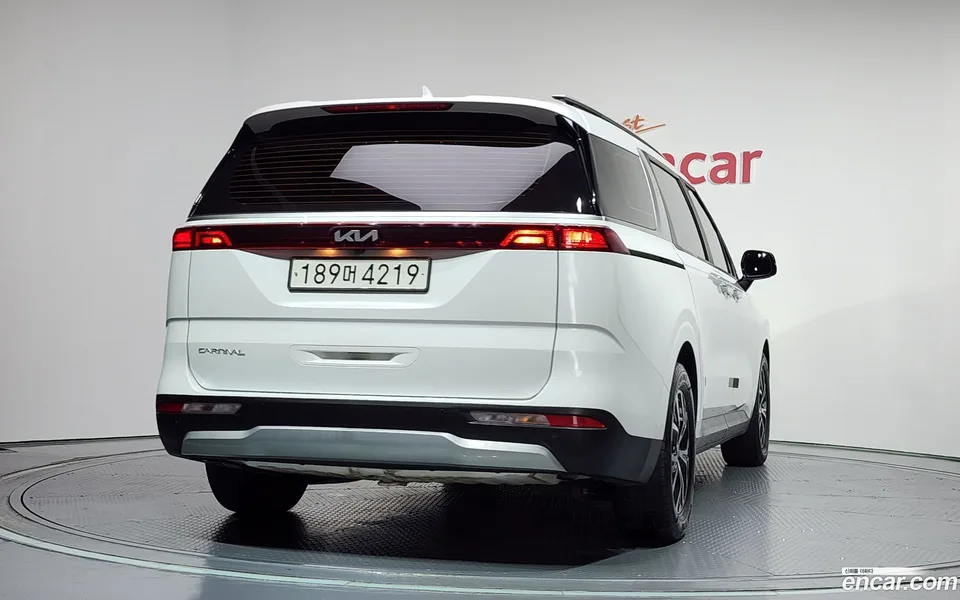 Kia Carnival 9 2022 — thumbnail 4