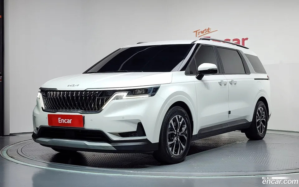 Kia Carnival 9 2022 — photo 1, buy with delivery to Moscow