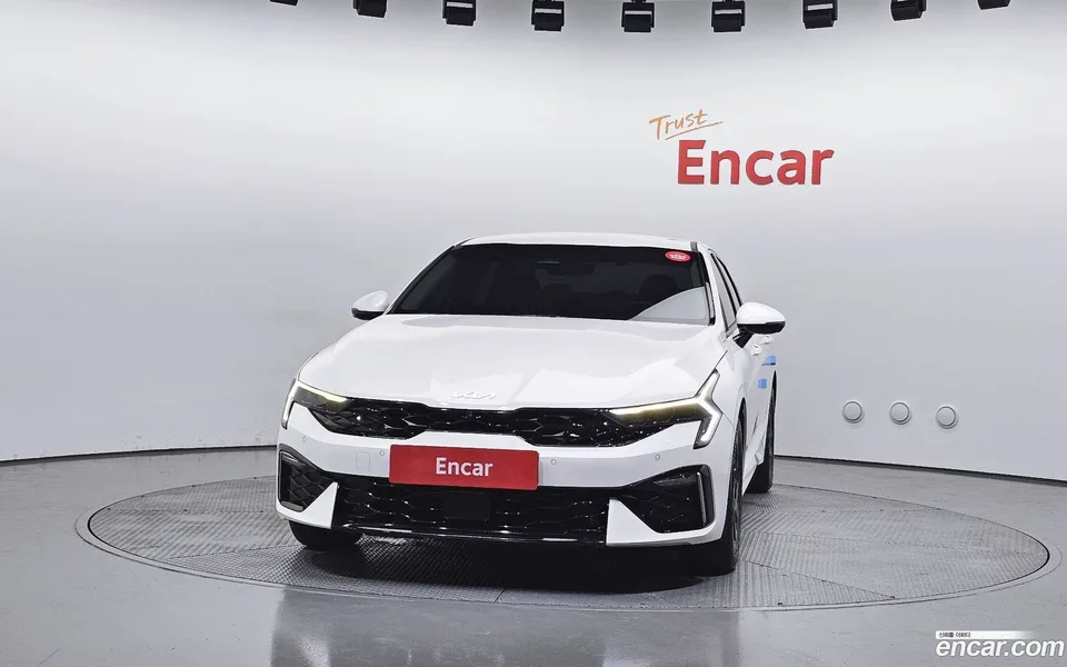 Kia K5 Hybrid 2024 — thumbnail 3