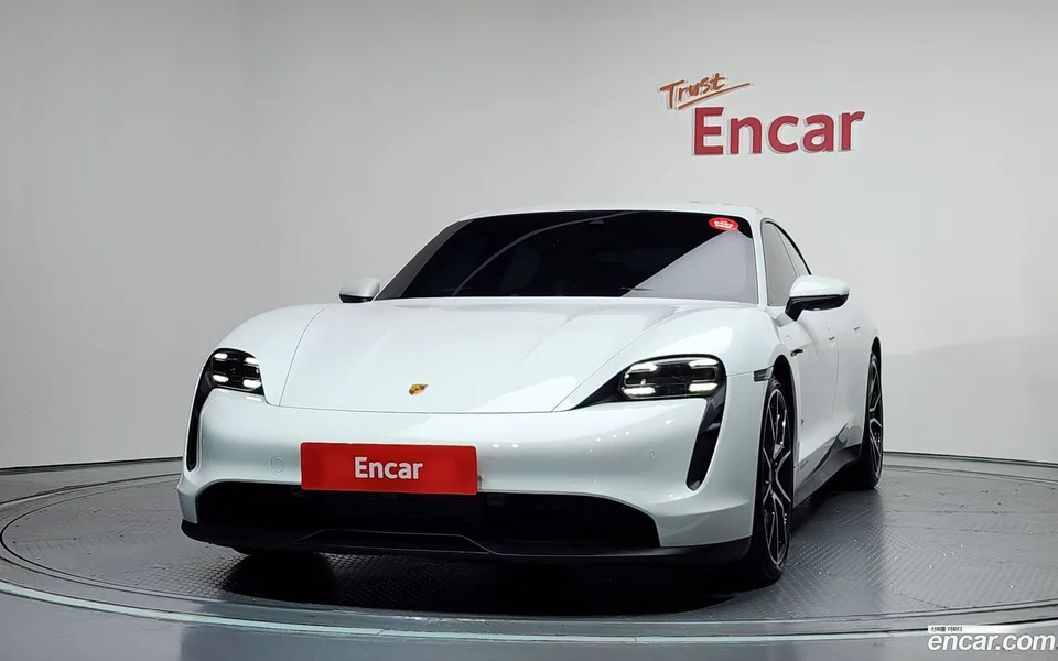 Porsche Taycan 2023 — thumbnail 3