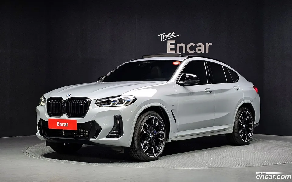 BMW X4 xDrive M40i 2022 — photo 1, buy with delivery to Moscow