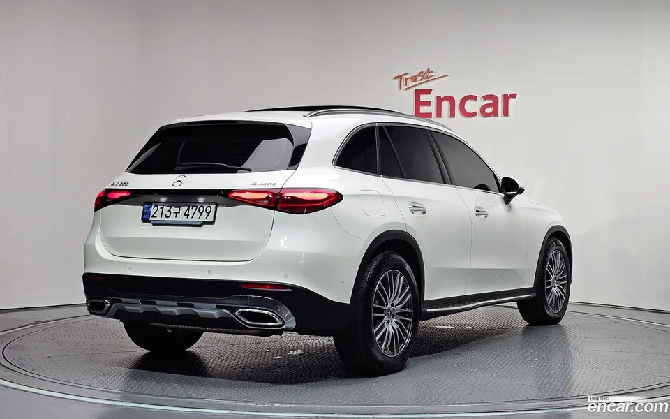 Mercedes-Benz GLC-Class GLC300 4MATIC 2024 — thumbnail 2