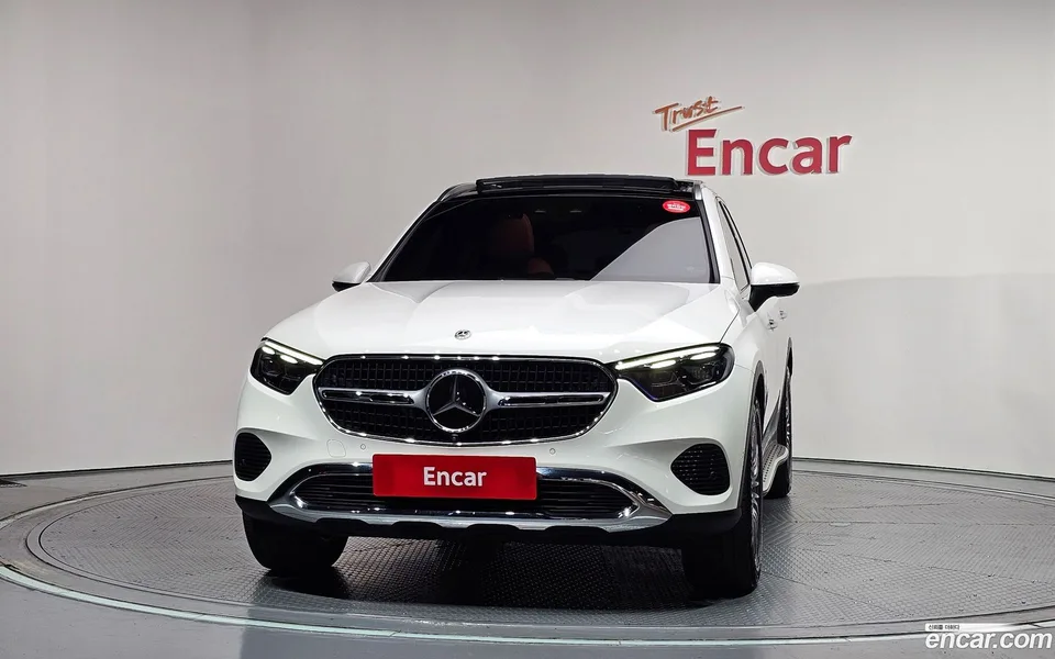 Mercedes-Benz GLC-Class GLC300 4MATIC 2024 — thumbnail 3