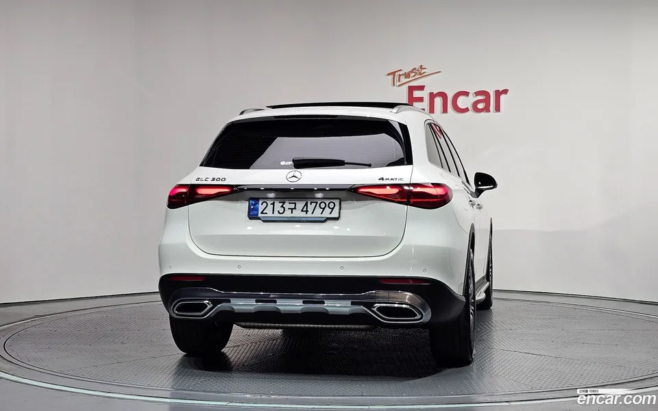 Mercedes-Benz GLC-Class GLC300 4MATIC 2024 — thumbnail 4