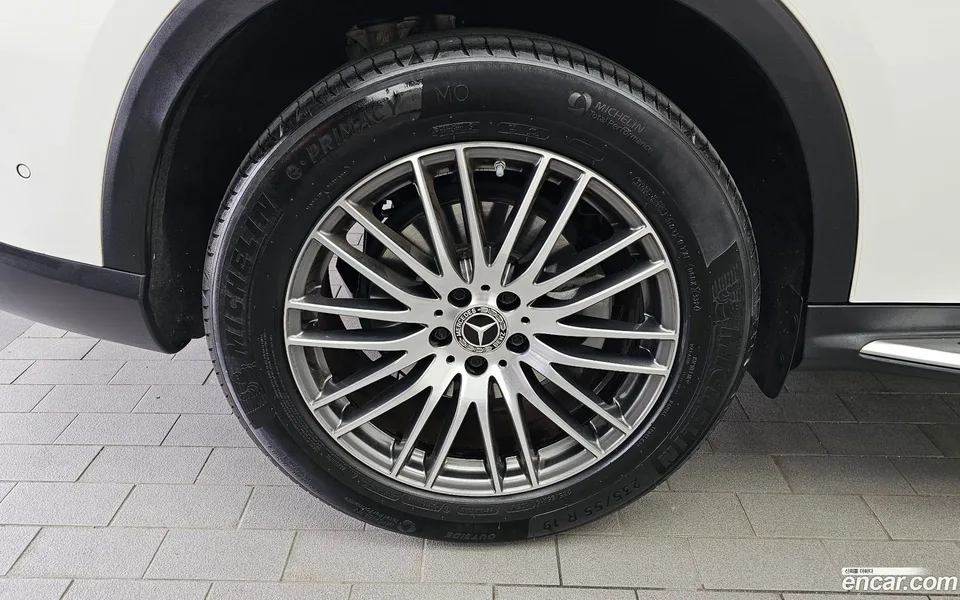 Mercedes-Benz GLC-Class GLC300 4MATIC 2024 — thumbnail 5
