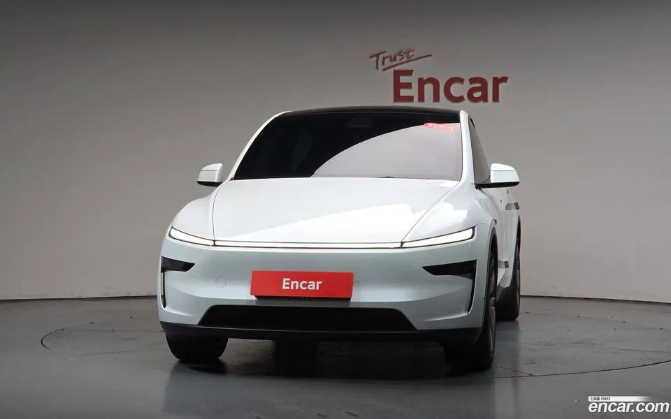 Tesla Model Y RWD 2026 — thumbnail 3