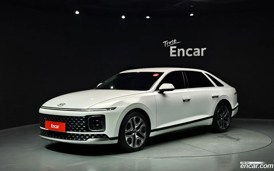 Hyundai Grandeur 2.5 2WD 2023 — photo 1, buy with delivery to Moscow