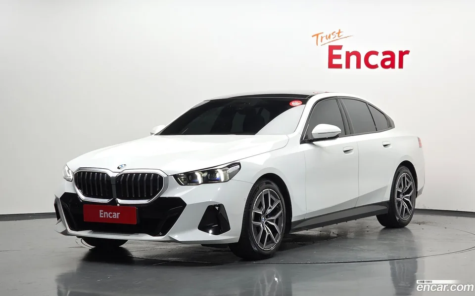 BMW 5 Series 520i M 2025 — photo 1, buy with delivery to Moscow