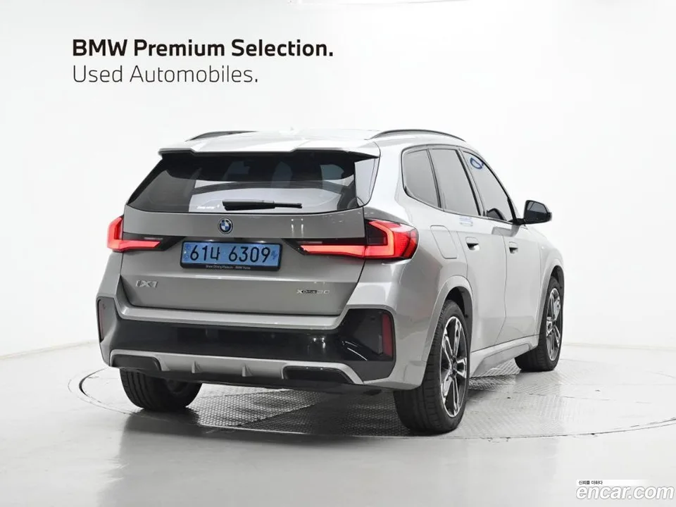 BMW iX1 xDrive 30 M 2023 — thumbnail 2