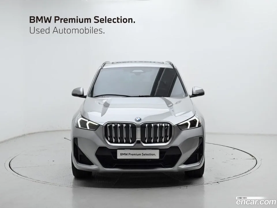BMW iX1 xDrive 30 M 2023 — thumbnail 3