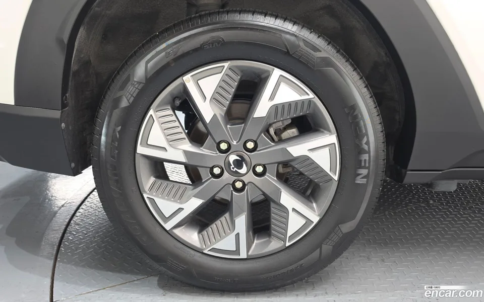 KG Mobility Torres EVX E7 2024 — thumbnail 2