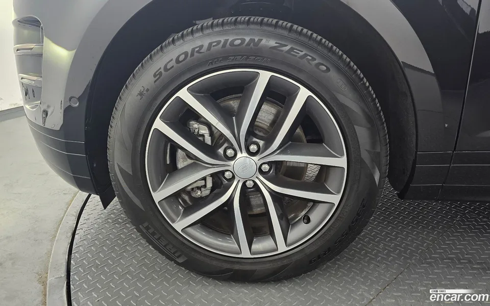 Land Rover Range Rover Evoque P250 SE 2025 — thumbnail 2