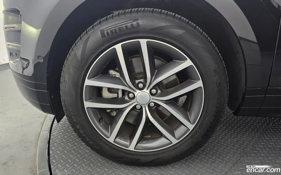 Land Rover Range Rover Evoque P250 SE 2025 — thumbnail 2