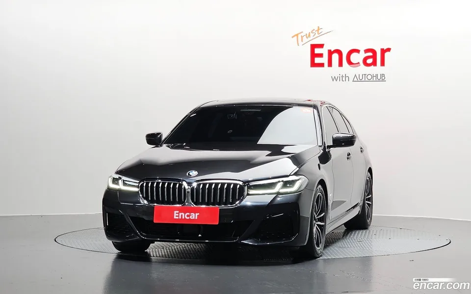BMW 5 Series 520i M 2023 — thumbnail 3