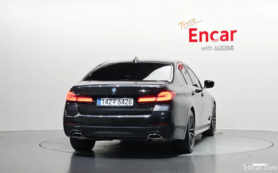 BMW 5 Series 520i M 2023 — thumbnail 4