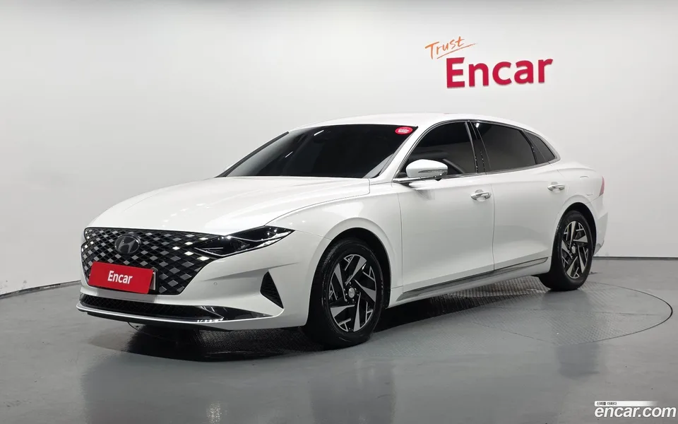 Hyundai Grandeur IG Hybrid 2022 — фото 1, купить с доставкой в Москву