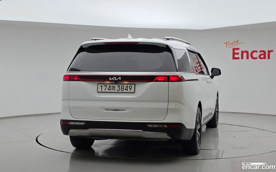 Kia Carnival 9 2022 — thumbnail 4
