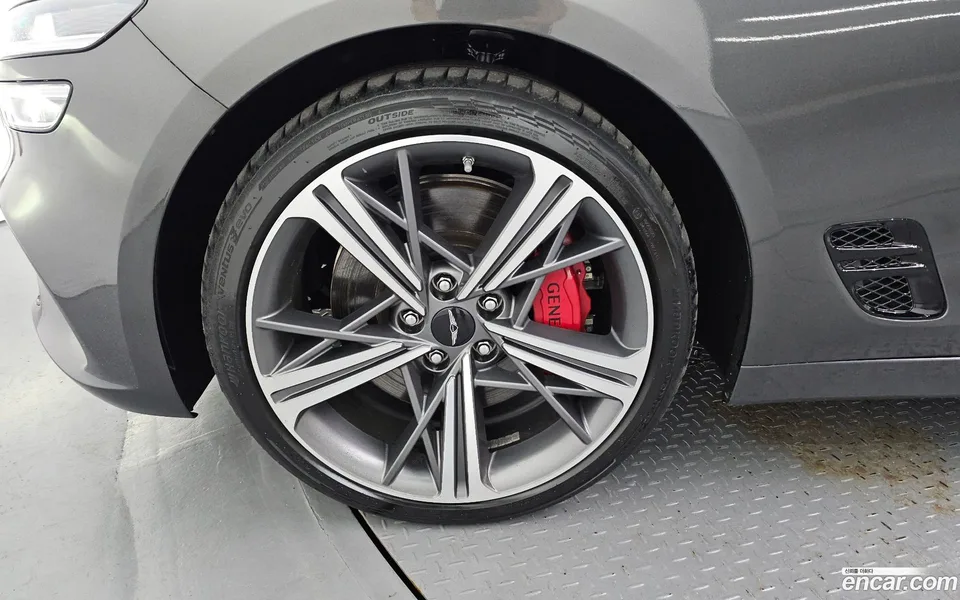 Genesis G70 3.3T 2WD 2025 — thumbnail 2