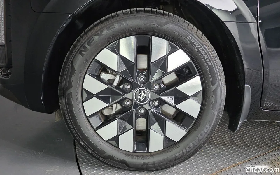 Hyundai Staria 4WD 9 2024 — thumbnail 2