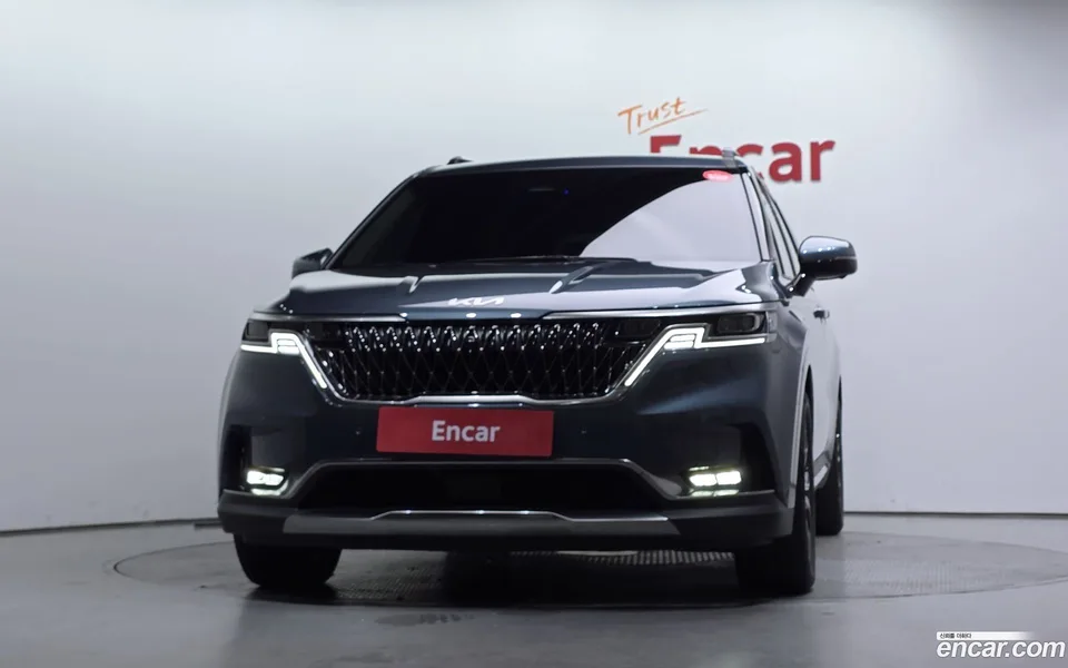 Kia Carnival 9 2023 — thumbnail 3