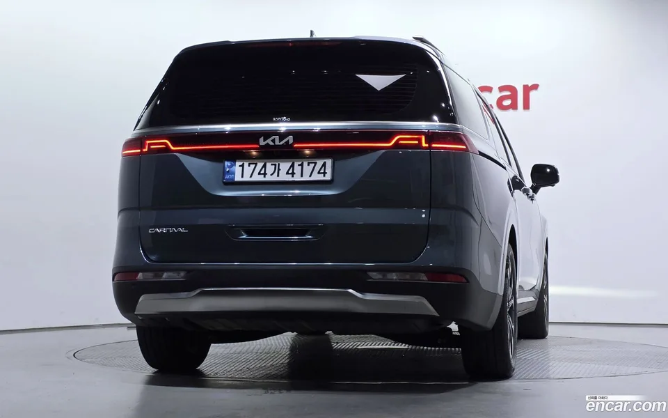 Kia Carnival 9 2023 — thumbnail 4