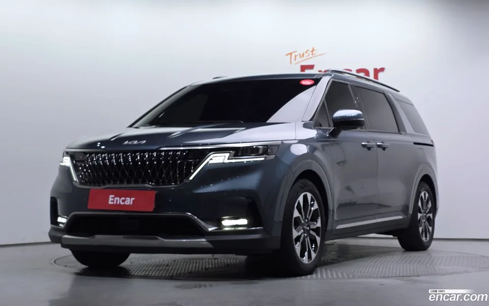 Kia Carnival 9 2023 — photo 1, buy with delivery to Moscow