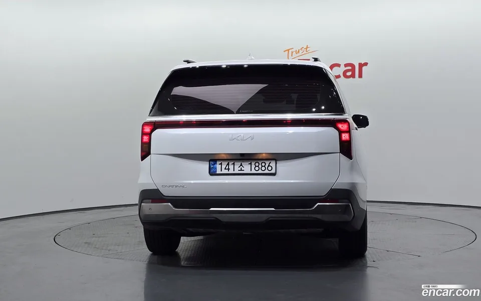 Kia Carnival 7 2024 — thumbnail 4