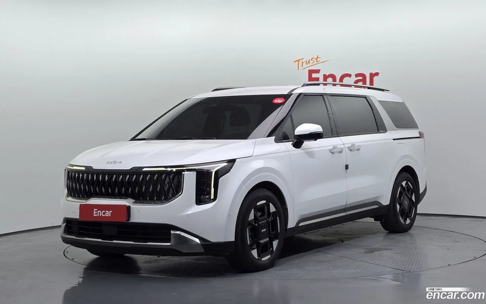 Kia Carnival 7 2024 — photo 1, buy with delivery to Moscow