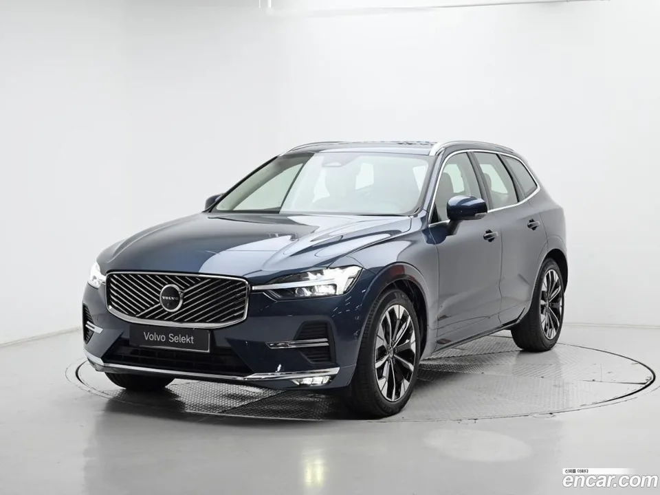 Volvo XC60 B5 2026 — photo 1, buy with delivery to Moscow