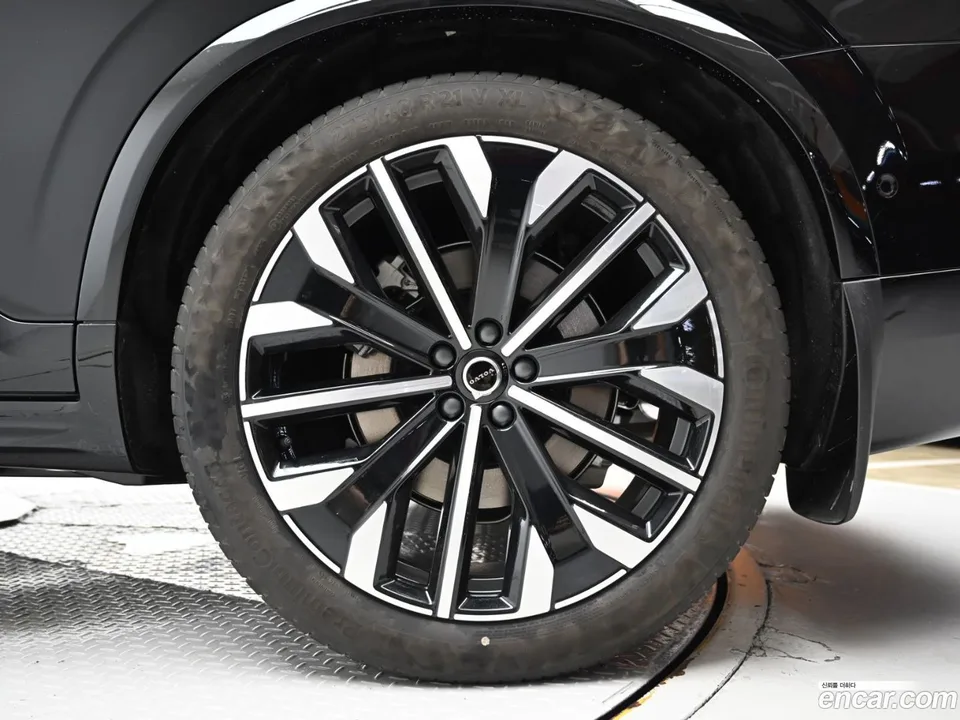 Volvo XC90 B6 2026 — thumbnail 2