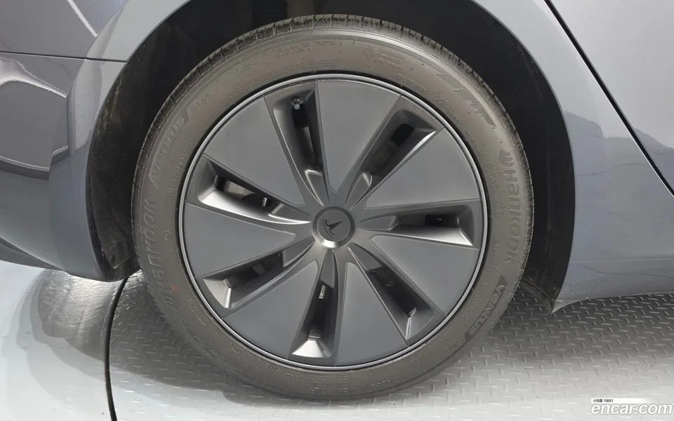 Tesla Model 3 RWD 2026 — миниатюра 2