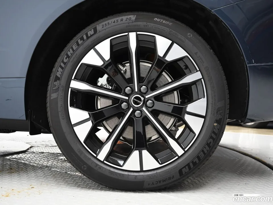 Volvo XC60 B5 2026 — thumbnail 2
