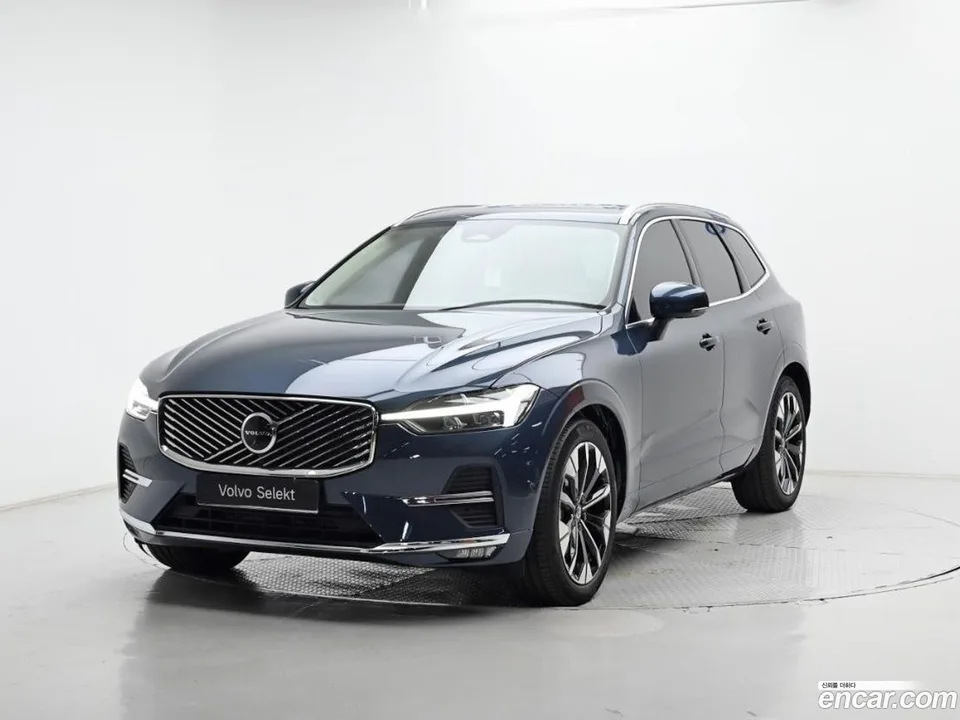 Volvo XC60 B5 2026 — photo 1, buy with delivery to Moscow