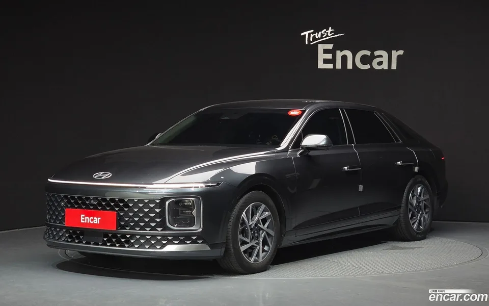 Hyundai Grandeur 2.5 2WD 2023 — photo 1, buy with delivery to Moscow