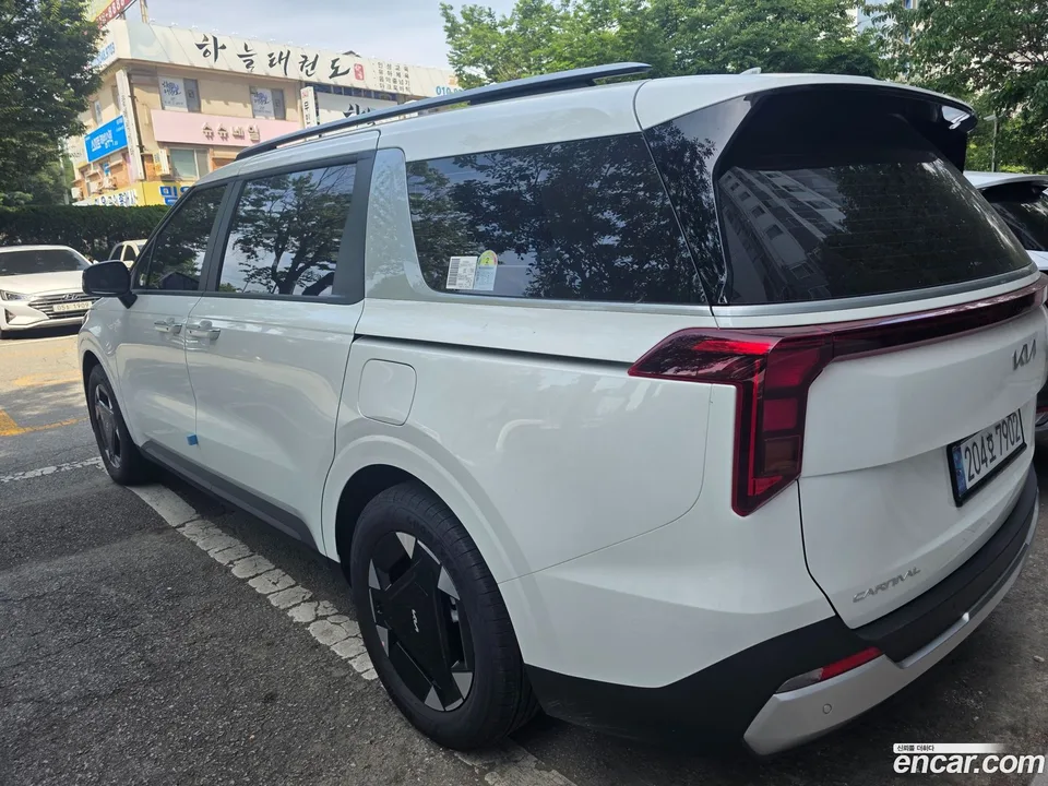Kia Carnival HEV 9 2025 — миниатюра 2