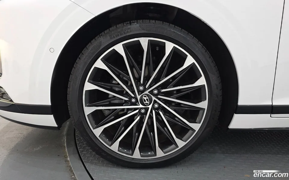 Hyundai Grandeur Hybrid 2023 — thumbnail 2