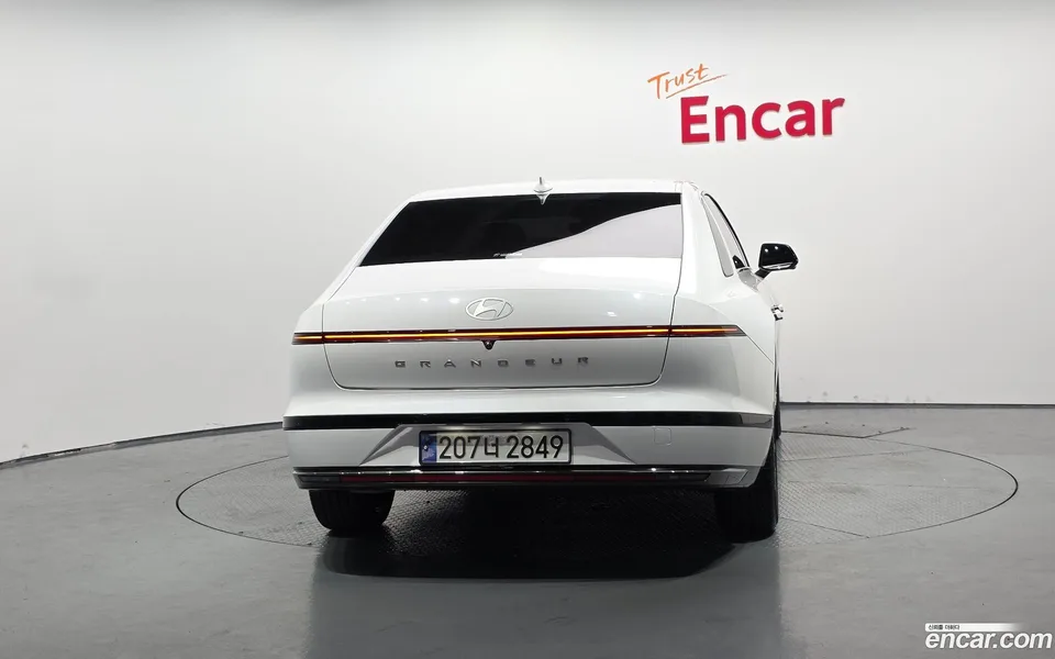 Hyundai Grandeur Hybrid 2023 — thumbnail 4