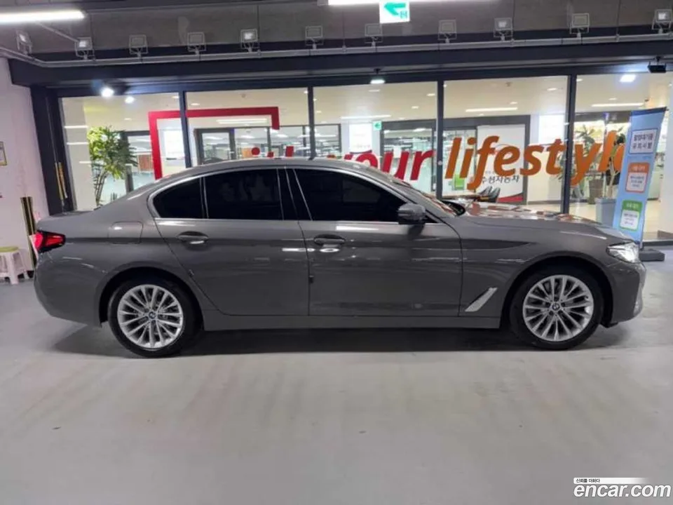 BMW 5 Series 523d 2022 — миниатюра 3