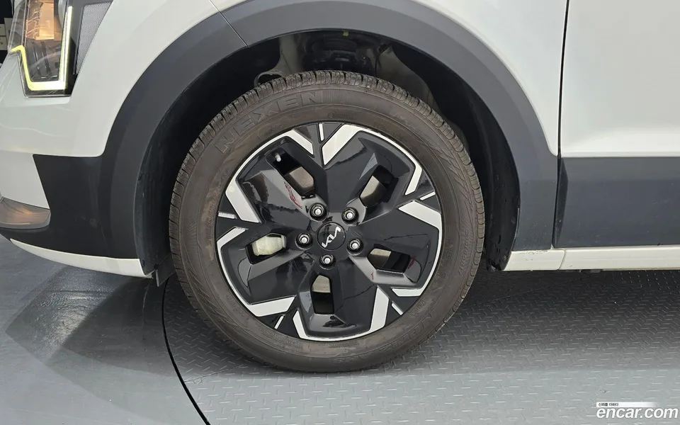 Kia Niro EV 2023 — thumbnail 2