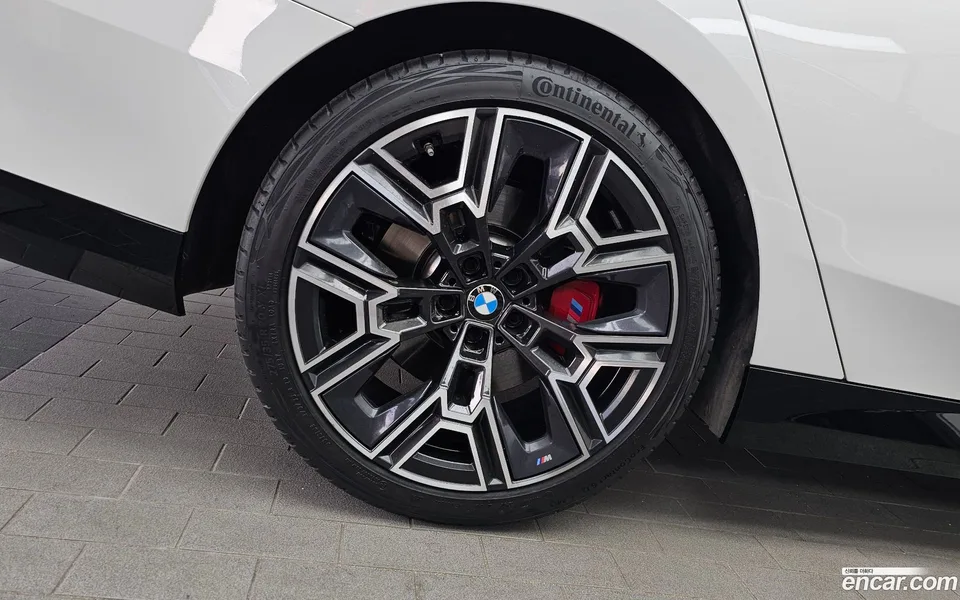 BMW 5 Series 530i xDrive M 2025 — thumbnail 5
